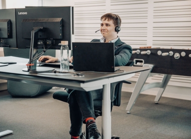 Der arbejdes hårdt på kontoret Der arbejdes hårdt på kontoret