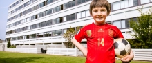 Glad fodbolddreng